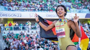 内斯塔：05年决赛半场米兰没有庆祝 这是利物浦一个傻瓜造谣的